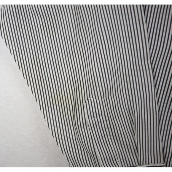 MILI DESIGNS - WOMEN'S GRAY & WHITE STRIPED LONG SLEEVE BUTTON-UP APPLIQUE  - L - Picture 3 of 10